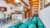 Karpaczowy Klimat przy Deptaku - 5D Apartamenty - B&B