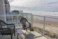 Rockaway beach vibes,Waterfront Oceanfront Rockaway Beach House near Downtown,WIFI, Washer Dryer - B&B