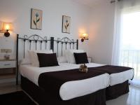 Double or Twin Room with Sea View