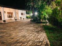 The Village Home - B&B Dikwella