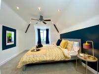 Lovely house in a great location with Parking, WiFi & Smart TV - Near Poole & Bournemouth - Chambres d'hôtes Poole