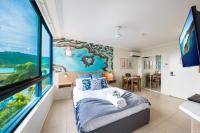 ☆Airliedise☆HOT TUB suite☆5min walk 2 Port of Airlie/Ferry terminal☆WiFi☆Netflix☆NO Hills - B&B