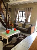B&B Nelspruit - Villa Jullienne - A Home Away From Home - Unit 2 - Bed and Breakfast Nelspruit