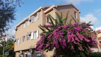El Mar Apartments - Bed and Breakfast