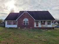 Fenced backyard! 6 miles to Cookeville Boat Dock! - Chambres d’hôtes Silver Point
