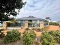 Napolean Holiday Retreat - B&B