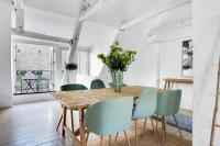 Sanders Main - Endearing Two-Bedroom Duplex Apartment with a Balcony Next to Magical Nyhavn