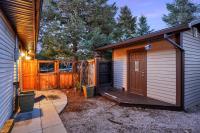 Mountain views and open space, Home in the City - B&B Colorado Springs