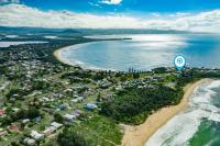 Seaview I Pet Friendly with Stunning Views I 1 Min to Beach - B&B