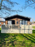 B&B York - Happy Days Lodge with Hot Tub - Bed and Breakfast York