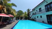 Camera Familiare con Vista Piscina