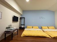 Quadruple Room with Private Bathroom