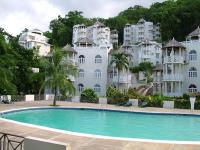 Coastal Beauty - Beautiful Penthouse Condo in Ocho Rios - B&B