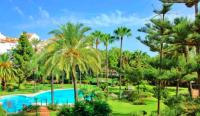 Puerto Banus Beachfront .Gray d´Albion . Amazing location - Chambres d’hôtes Marbella