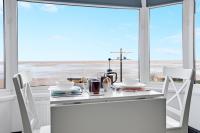 B&B Cleethorpes - TYME Coastal Retreats - 1 and 2 Bedroom - Bed and Breakfast Cleethorpes