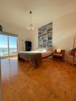 Doppelzimmer mit Balkon und Meerblick