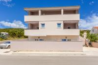 Apartments Amfora - cozy and modern apartments for up to 10 people, 100m from the sea and beach - Chambres d'hôtes Stara Novalja
