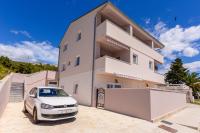 Apartments Amfora - cozy and modern apartments for up to 10 people, 100m from the sea and beach - Chambres d'hôtes Stara Novalja