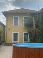 Balaton7 Apartmanház - Badacsonytomaj Centrum - B&B Badacsonytomaj