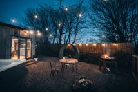 Private Couples Roundhouse 