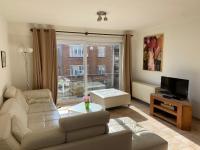 Ruim zonnig appartement op 50m van strand - Bed and Breakfast Oostende