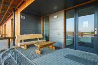 Apartment with Mountain View