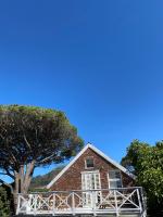 Cosy and Unique Family Retreat in Hout Bay - B&B