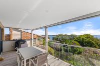 Family Retreat with water views at Corlette - Bed and Breakfast