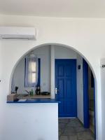 Cavos Studio by the sea (West) - Bed and Breakfast Drios