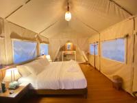 Deluxe Zimmer mit Kingsize-Bett