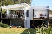 Oceanside I Pet Friendly Absolute Beachfront - B&B Culburra Beach