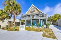 PCB Group Retreat with Deck, 1 Block to Beach! - Chambres d’hôtes