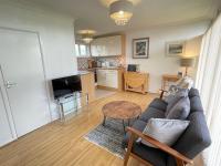 93 Broadside Holiday Chalet near Broads & Beaches - Bed and Breakfast