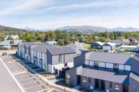 B&B Wanaka - Alpine Junction Townhouse Apartments, Lodge & Hotel - Bed and Breakfast Wanaka