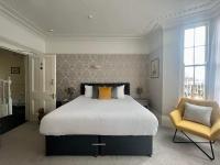 Doppelzimmer mit Kingsize-Bett