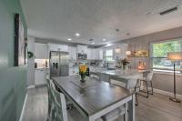 Bright Venice Getaway Less Than 1 Mi to Historic Dtwn - B&B Venice