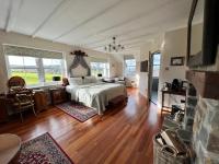 King Room with Mountain View