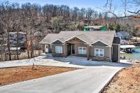 Dock and Fire Pit Lakefront Rocky Mount Home! - B&B