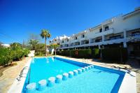 Orange Park Estudio Jardin vista piscina - B&B