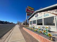 The Aztec Motel & Creative Space - B&B