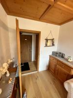 Superior One-Bedroom Apartment with Mountain View