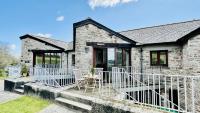 Barnfield - Beautiful Barn, River views, Close to Quay - B&B