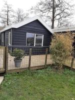 Buiten Huisje aan de Vaart 1 - B&B