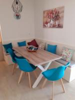 Central Apartment Near The beach with huge private terrace - Ferienwohnung Loutráki