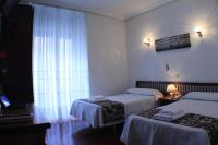 Hostal Esmeralda - B&B Madrid