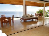Ocean Breeze Villa - Bed and Breakfast Tevaitoa