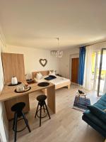 The Manzoni family 3 - B&B Punat