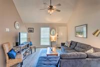 Chic St Simons Island Condo Rental 2 Mi to Ocean! - Bed and Breakfast
