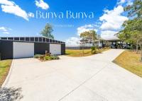Bunya Bunya Luxury Estate Toowoomba set over 2 acres with Tennis Court - Chambres d'hôtes Toowoomba