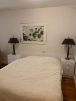 Ruim appartement vlakbij zee met parking - B&B Knokke-Heist